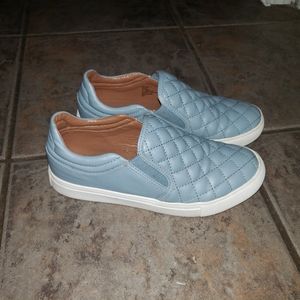 Steve madden slip on shoes